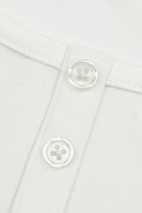 Women's body-hugging top