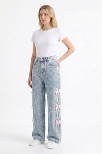 Women's High Waist Bow & Pearl Chain Detail Jeans