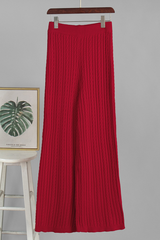 Soft and chewy sweater and knitted set