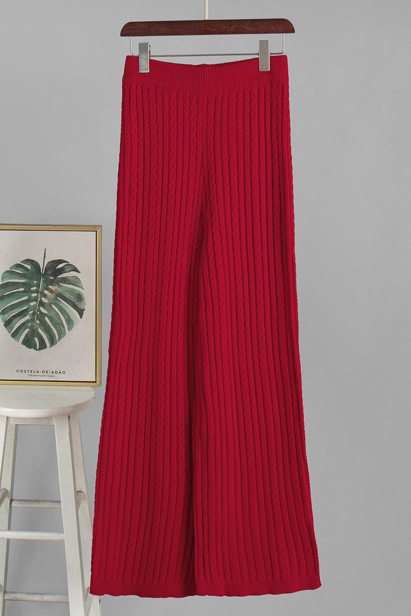 Soft and chewy sweater and knitted set