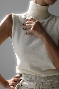 Early autumn high-neck, sleeveless base layer shirt