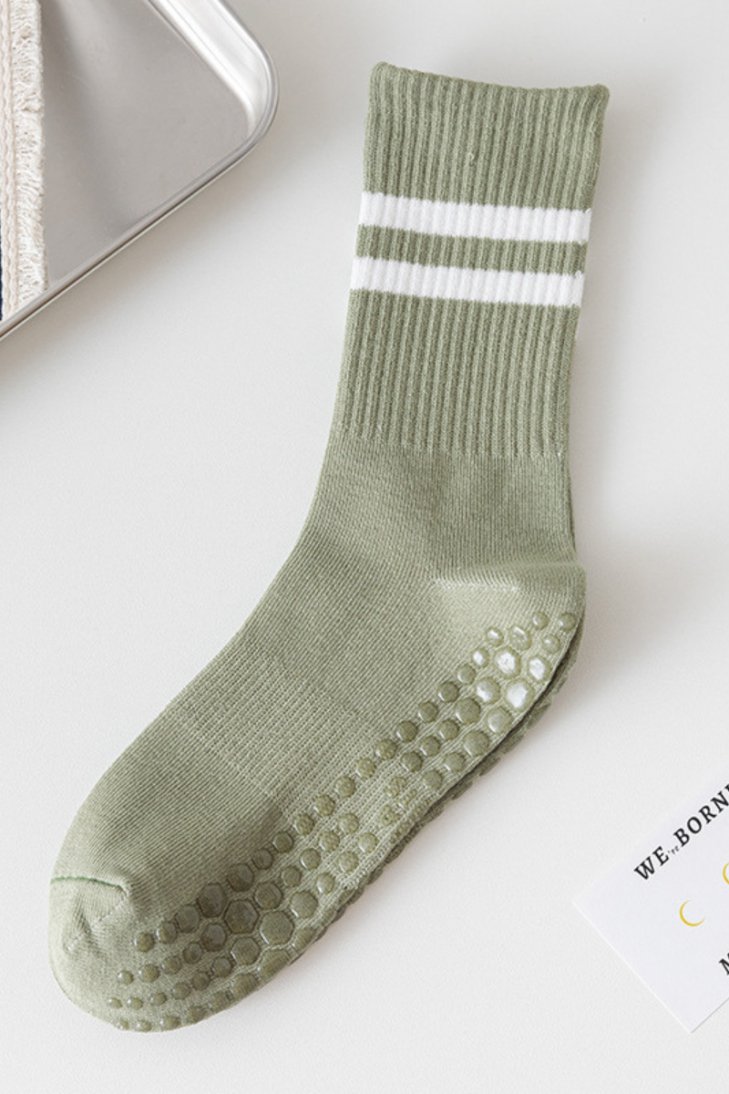 Women's Striped Non-Slip Dots Yoga Pilates Mid-Calf Socks