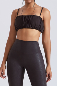 Women’s pleated shoulder straps sports bra.