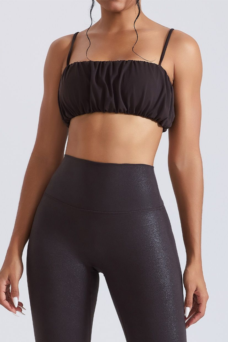 Women’s pleated shoulder straps sports bra.