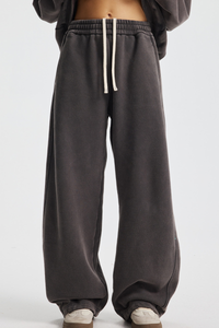 Thicker, distressed-look sweatpants with fleece lining