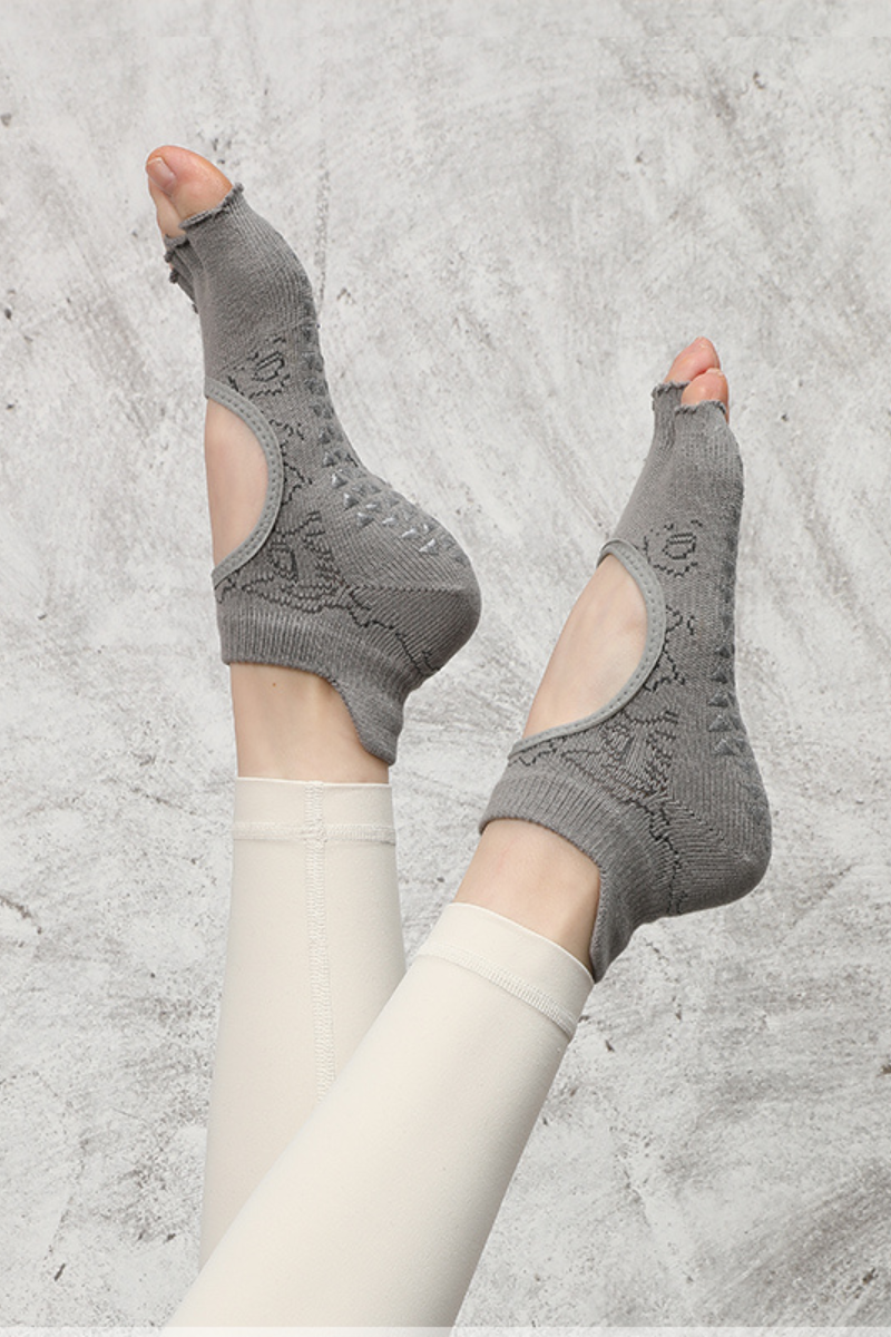 Women's Rose Jacquard Pilates Yoga Grip Five-Toe Socks
