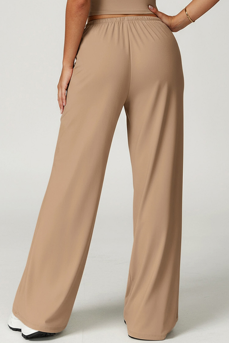 Women's slouchy straight-leg casual pants.