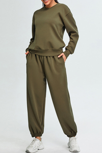 Women's Athletic Set:Pullover And Cuffed Sweatpants