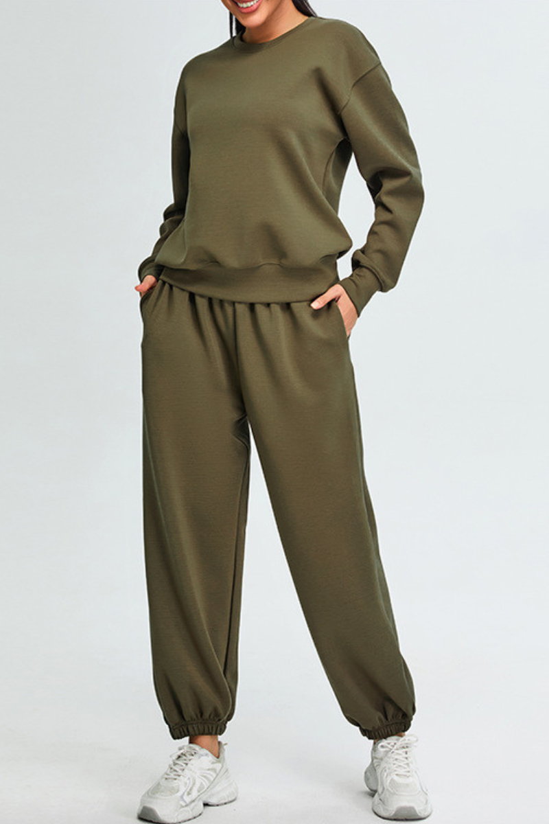 Women's Athletic Set:Pullover And Cuffed Sweatpants