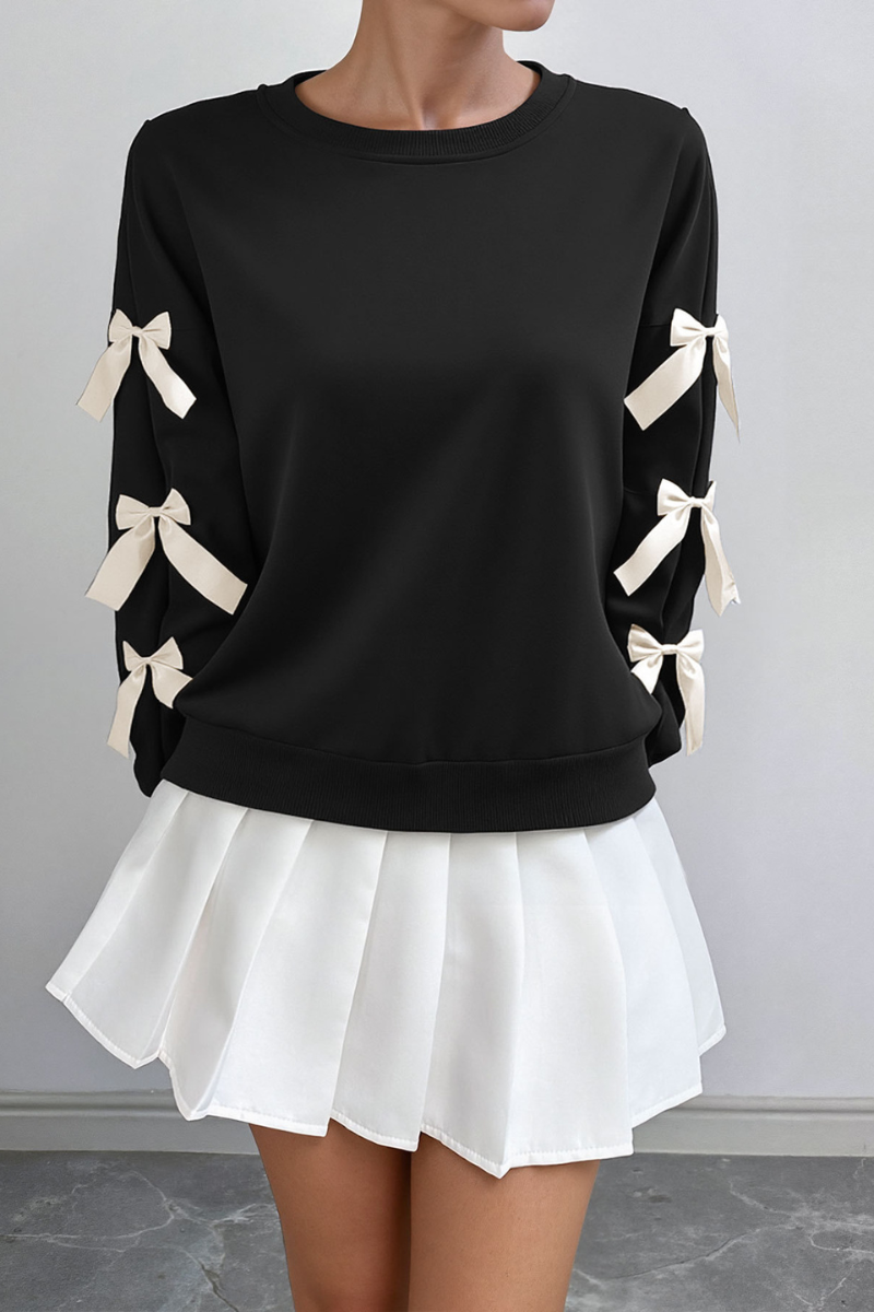 Round-necked, bow-style, red Christmas-themed sweatshirt