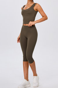 Women's Yoga Sets:Fake Two-Piece Tank Top & Capri Leggings