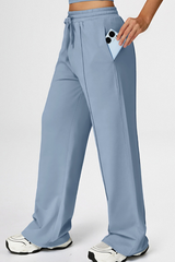 Women’s streetwear straight-leg casual pants.
