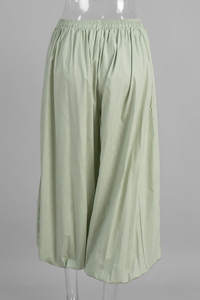 Wide-leg, relaxed, lantern-style pants