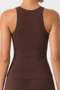 Women’s Scoop Neck Wide Strap Form-Fitting Yoga Tank Top