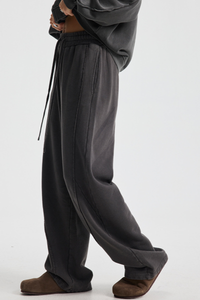 Loose-fitting long pants