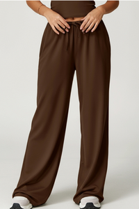 Women's slouchy straight-leg casual pants.