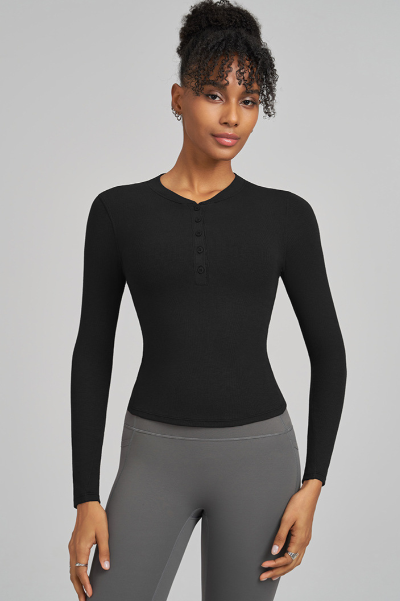 Women's long-sleeved, form-fitting sports top