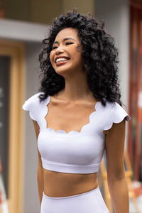 Women's Scalloped Cap Open Back Padded Cropped Tank Top