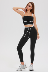 High-waist, rear-hugging exercise outfit for women