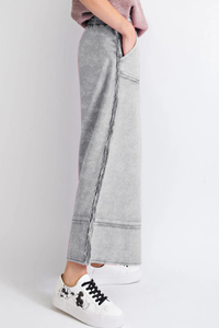 Leisure-style wide-leg pants