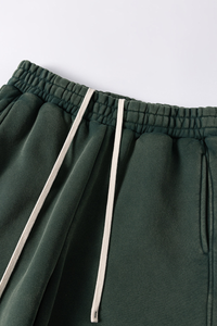 Water-washed and fleece-lined curved-blade pants.