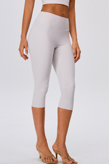 Women's No Front Seam Slim FIt Yoga Capri Leggings