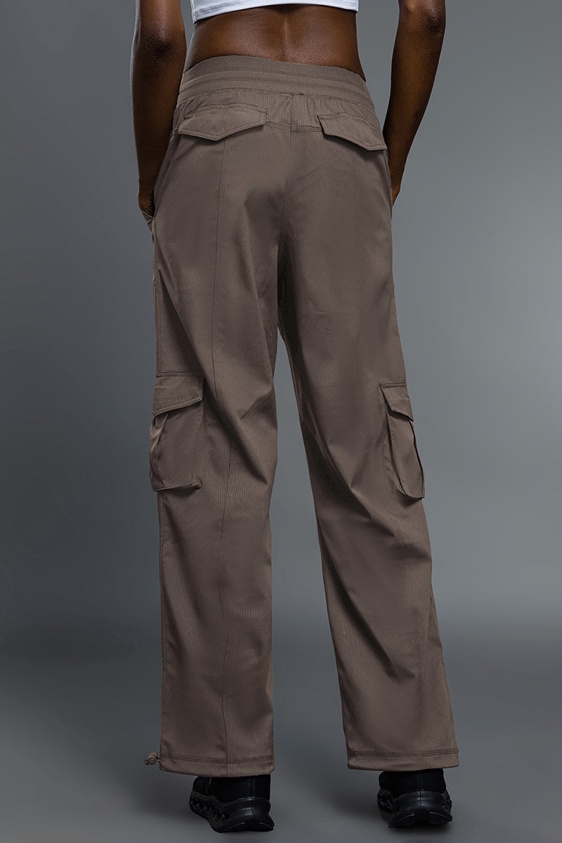 Women Fleece-Lined Loose Cargo Workout Pants with Adjustable Hem