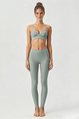 Women's Yoga Set:Thin Strap V-Neck Bra And Stirrup Leggings
