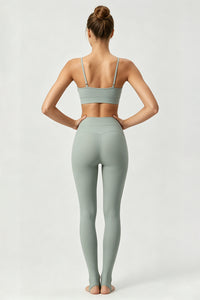 Women's Yoga Set:Thin Strap V-Neck Bra And Stirrup Leggings