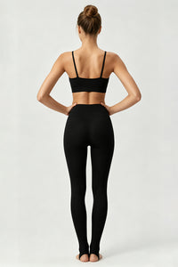 Women's Yoga Set:Thin Strap V-Neck Bra And Stirrup Leggings