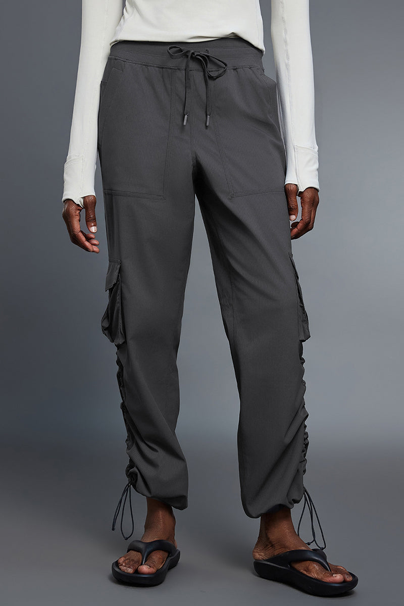 Women Fleece-Lined Loose Cargo Workout Pants with Adjustable Hem