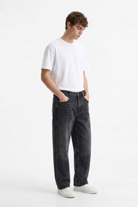 Men's Vintage Wash Relaxed Fit Straight-Leg Jeans
