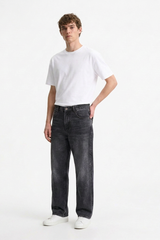 Men's Vintage Wash Relaxed Fit Straight-Leg Jeans