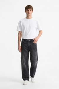 Men's Vintage Wash Relaxed Fit Straight-Leg Jeans