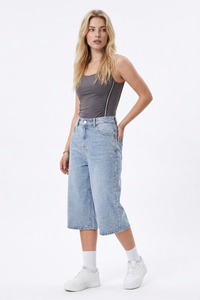 Women's High-Waisted Rhinestone DetailWide-Leg Denim Shorts